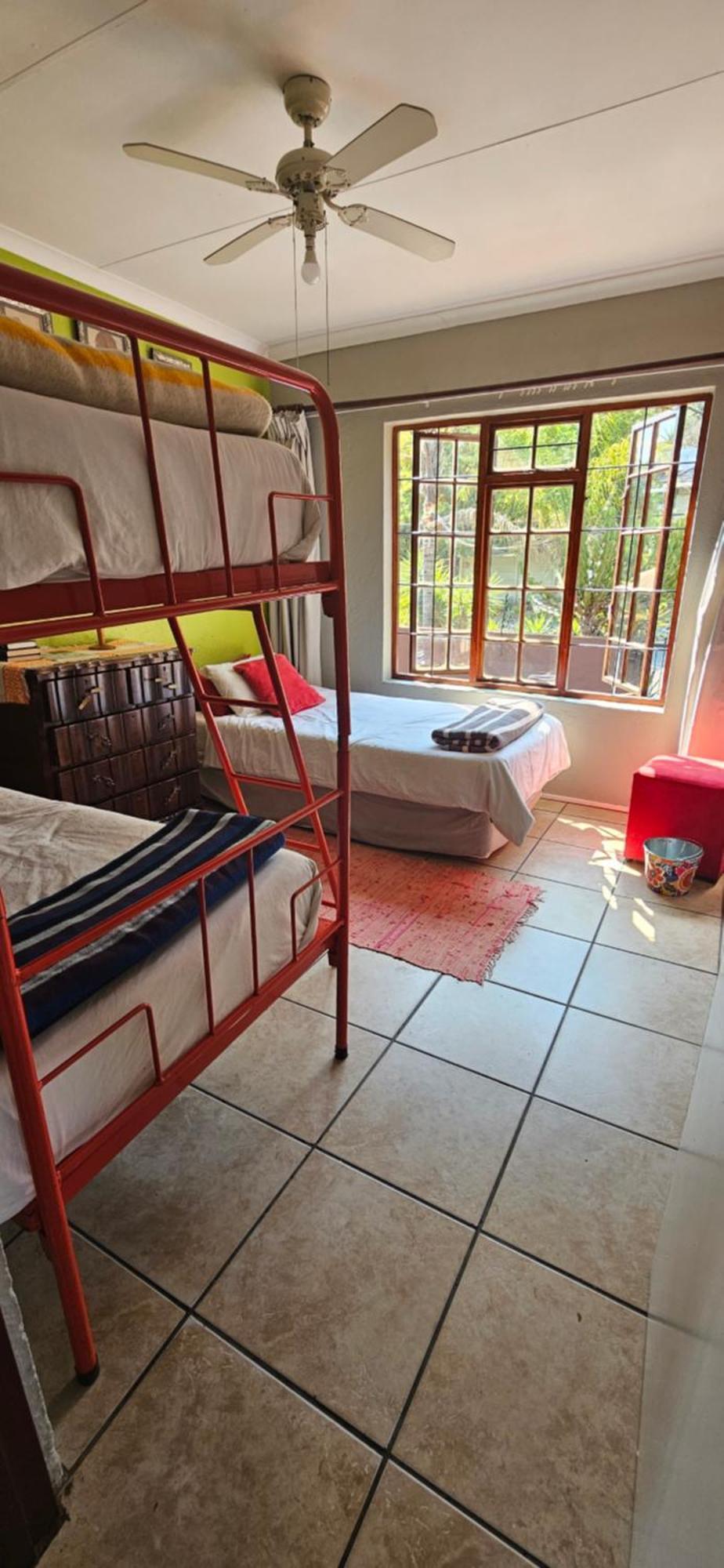 Old Vic Travellers Inn Nelspruit Mbombela Exterior foto