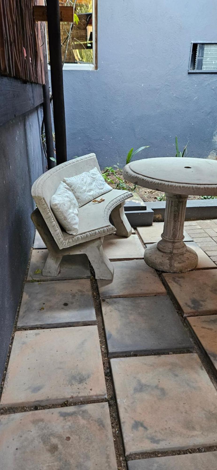 Old Vic Travellers Inn Nelspruit Mbombela Exterior foto