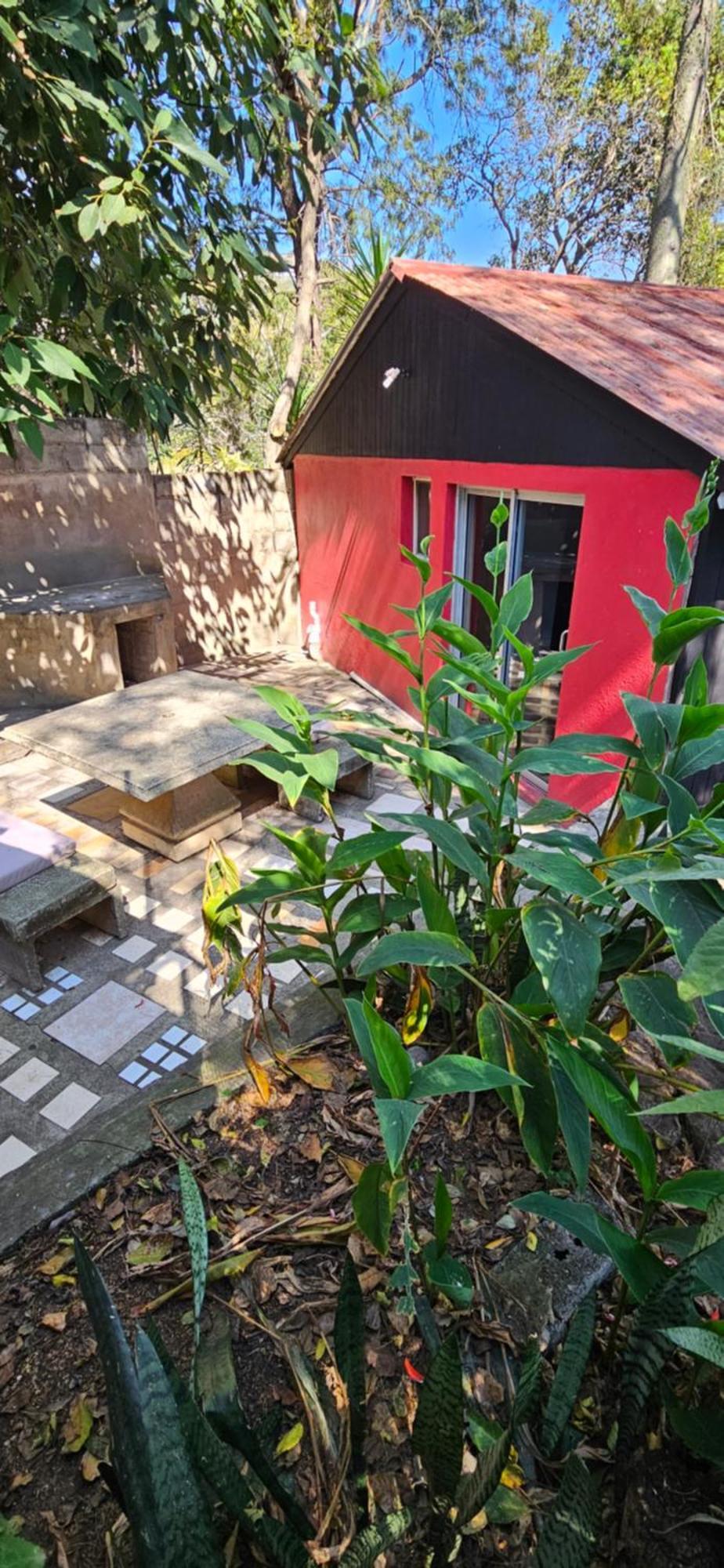Old Vic Travellers Inn Nelspruit Mbombela Exterior foto